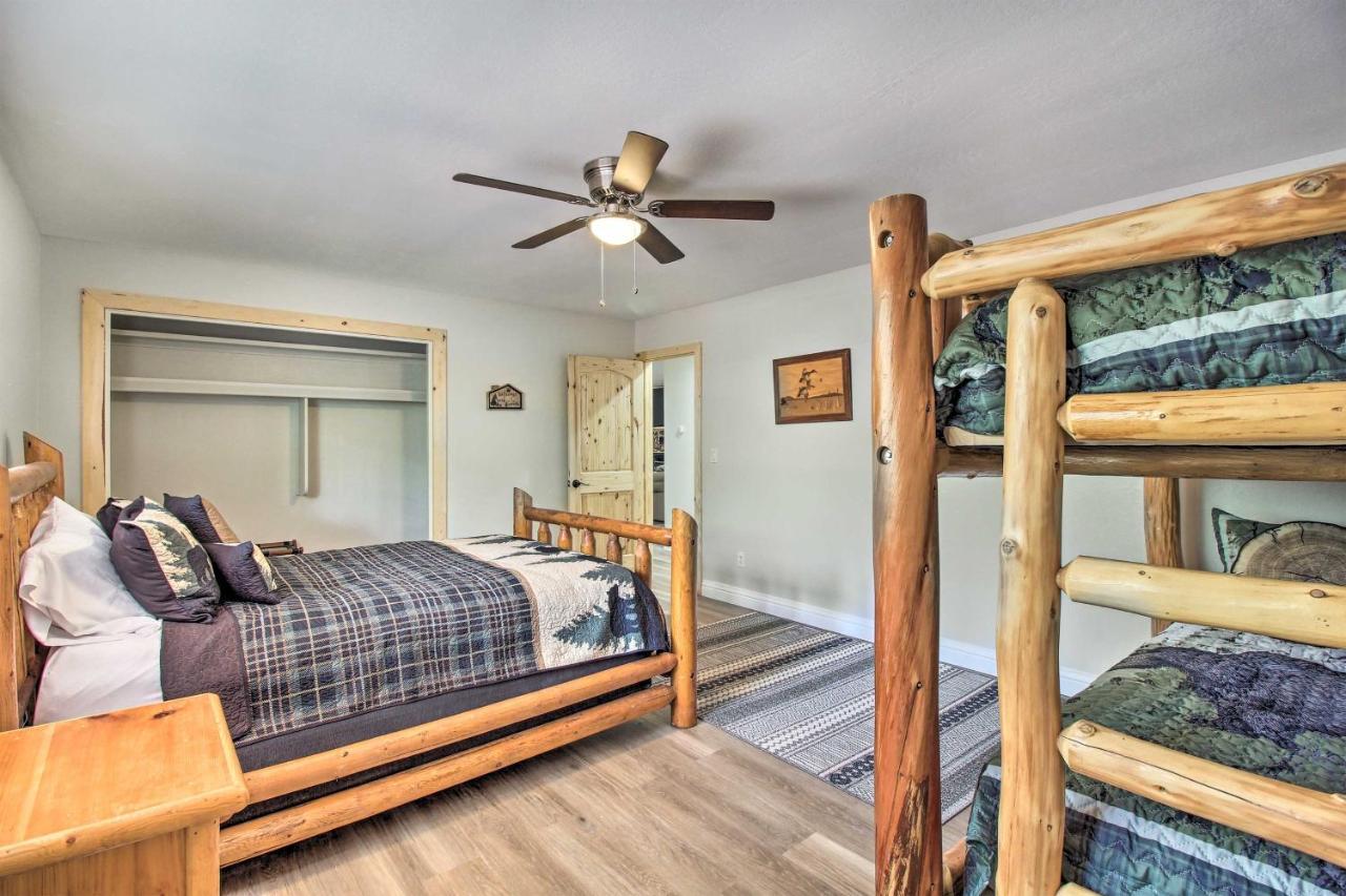 Pinetop Creekside Cabin Secret Game Room! Luaran gambar